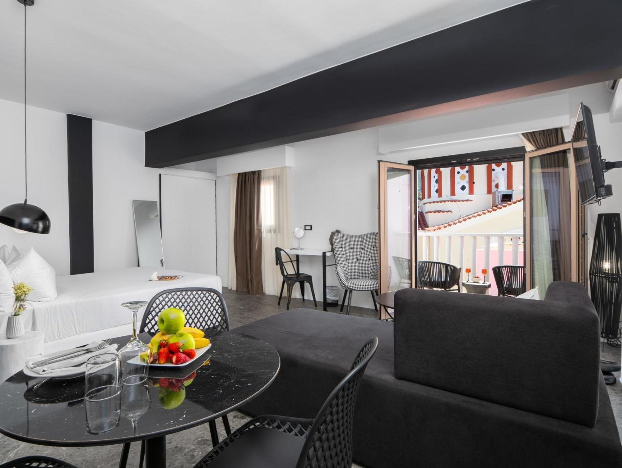Kalypso Suites Hotel - Adults Only Elounda Exterior foto